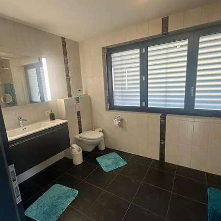 Dans A 10 Minutes De Crans-montana Habitación en casa particular *